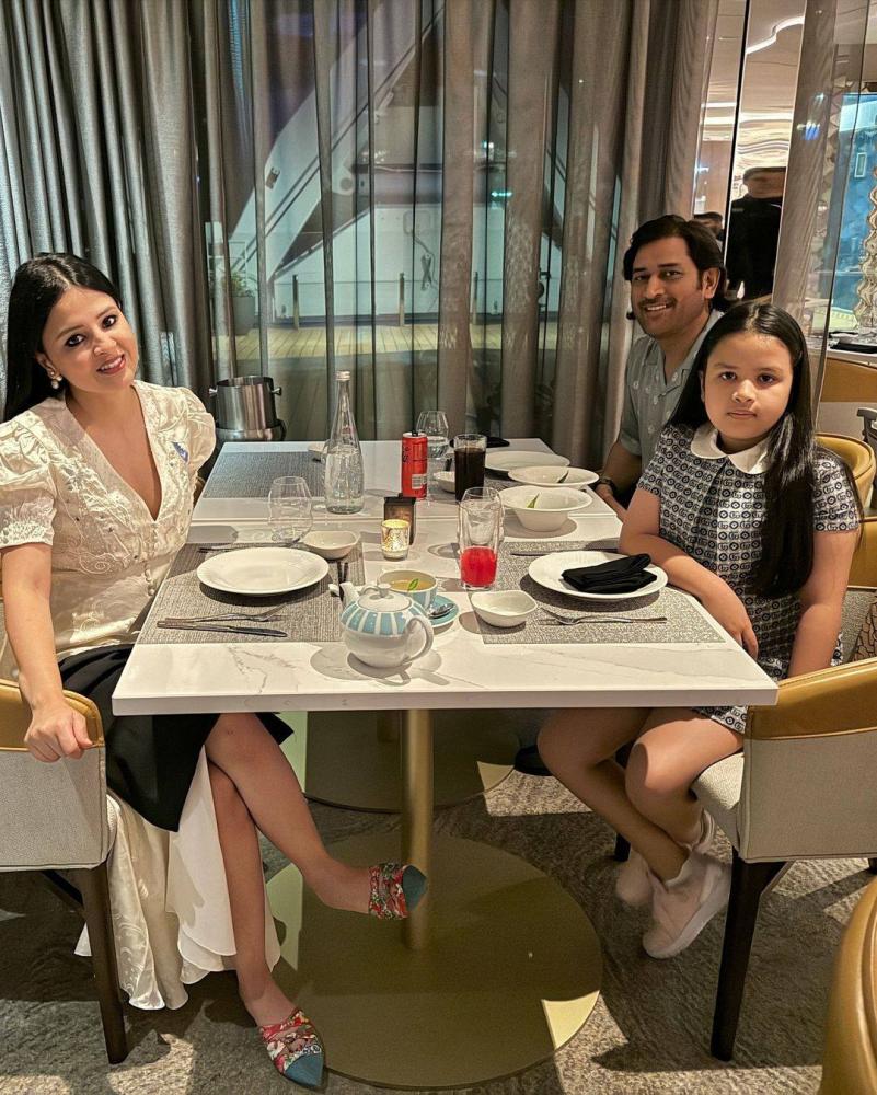 ms-dhoni-and-sakshi-dhoni-italy-vacation-photos